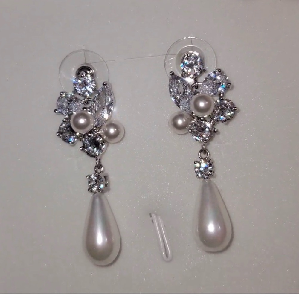 Elegant Pearl and Crystal Drop Earrings
